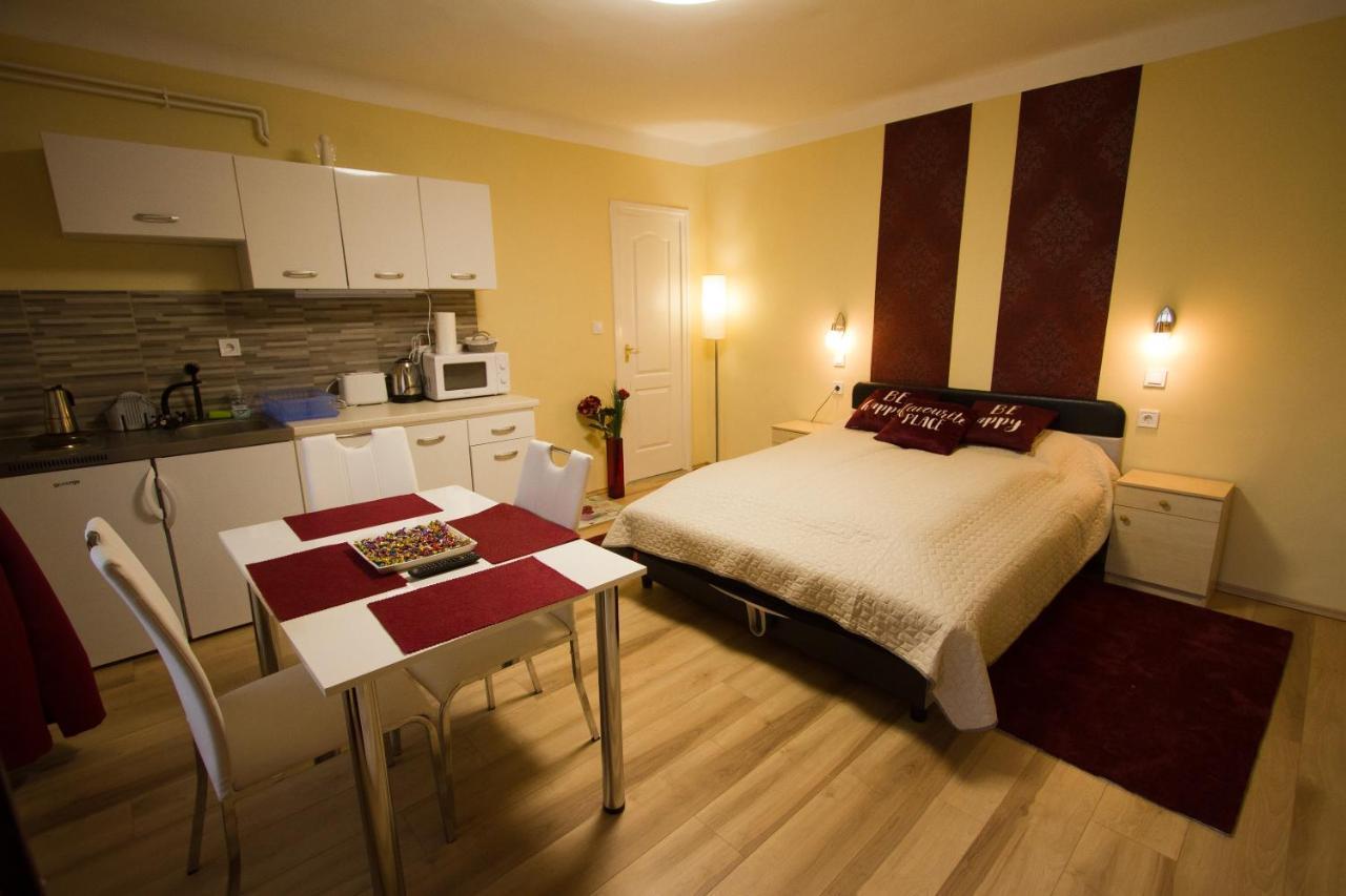 Angyal Apartman Cserkeszőlő Exterior foto